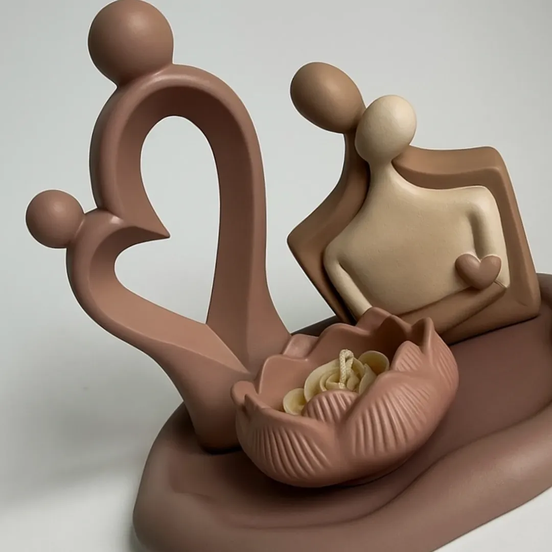 Sculpture Familiale en Plâtre – Symbole d’Amour et d’Harmonie - Image 2