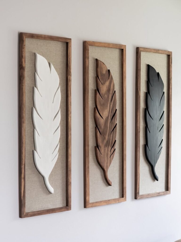 Triptyque Mural Plumes Sculptées – Art Naturel