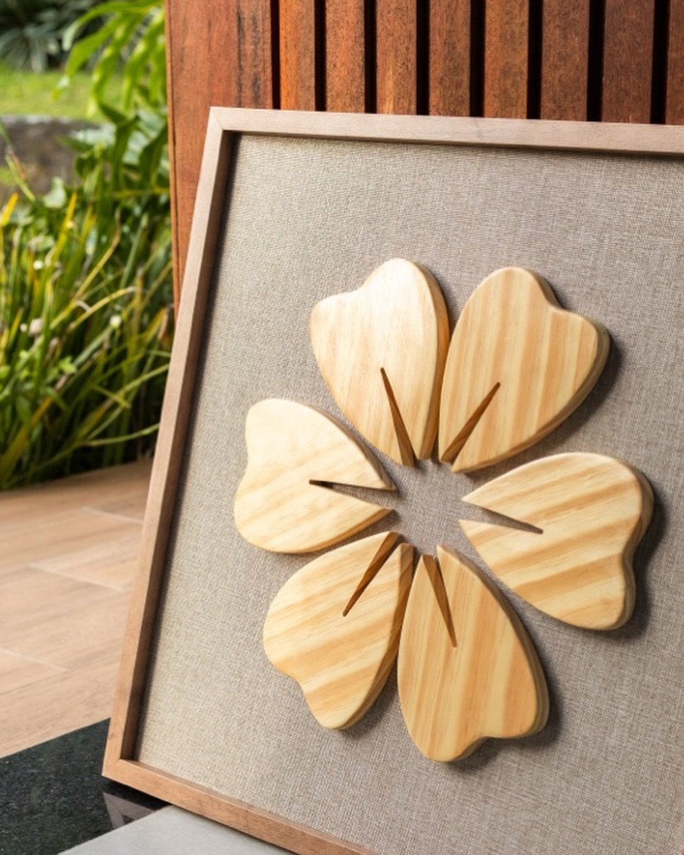 Tableau Mural Artisanal – Fleur de Bois en Relief - Image 2